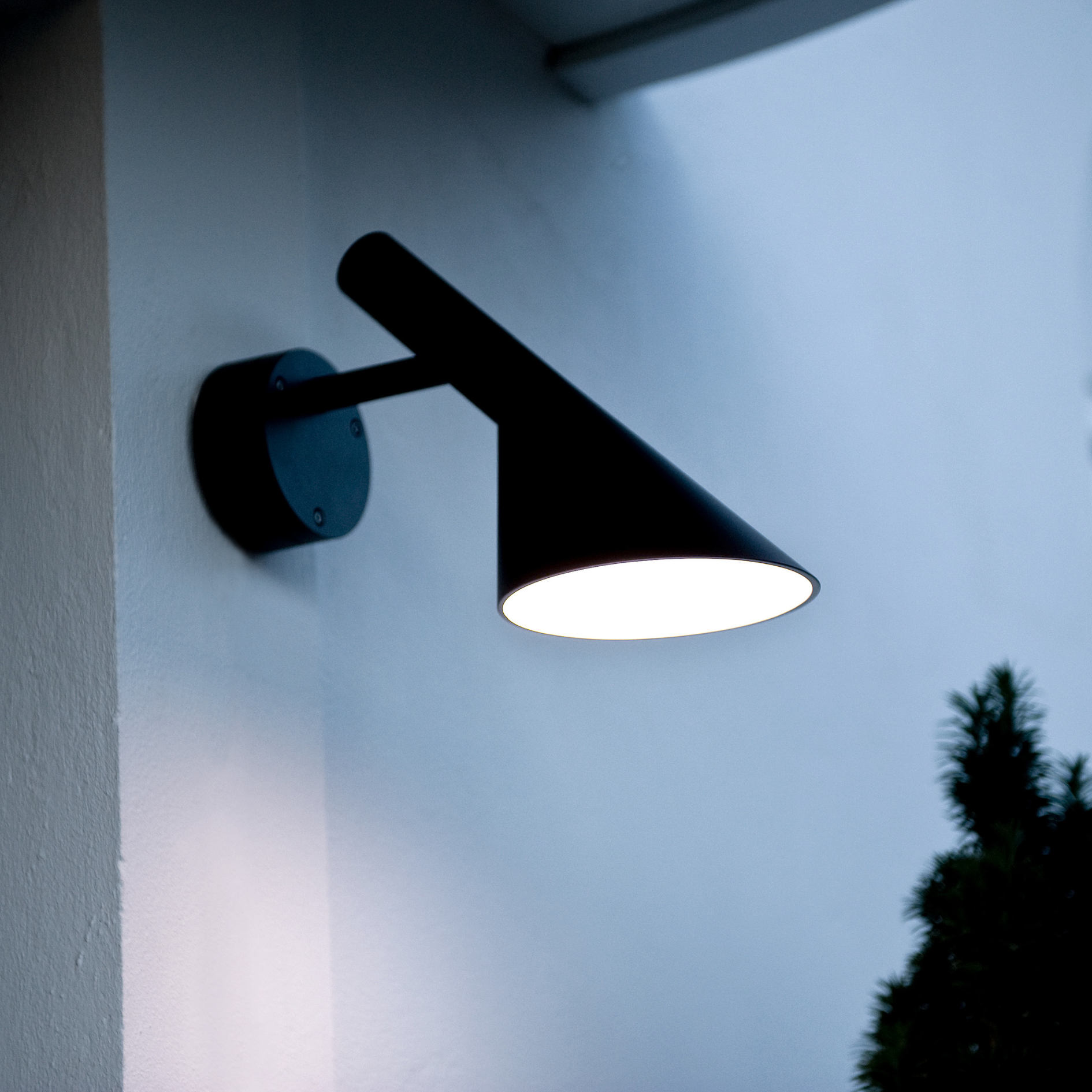 AJ 50 Outdoor Wall Lamp