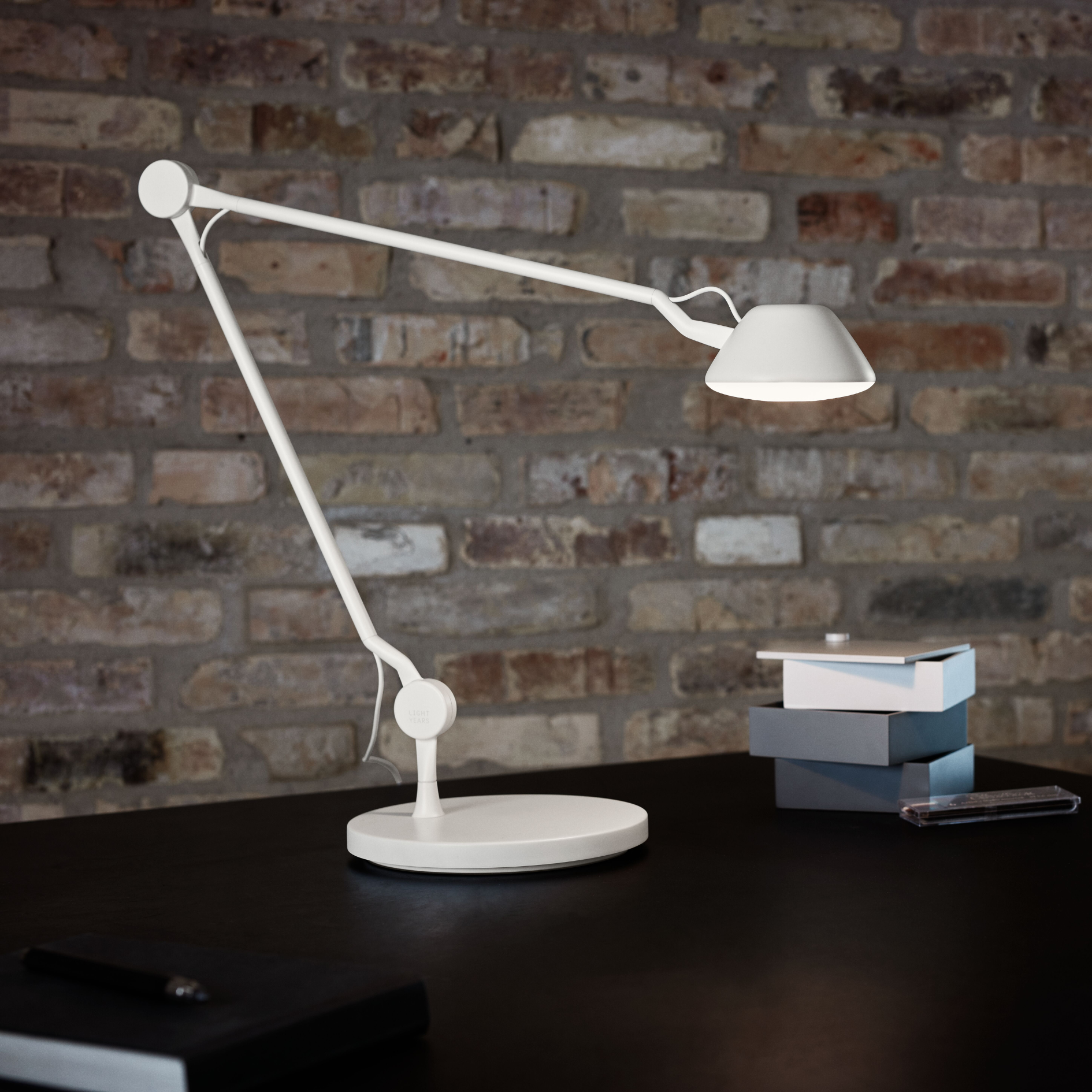 AQ01 Table Lamp