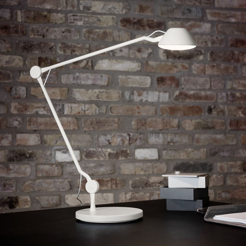 AQ01 Table Lamp