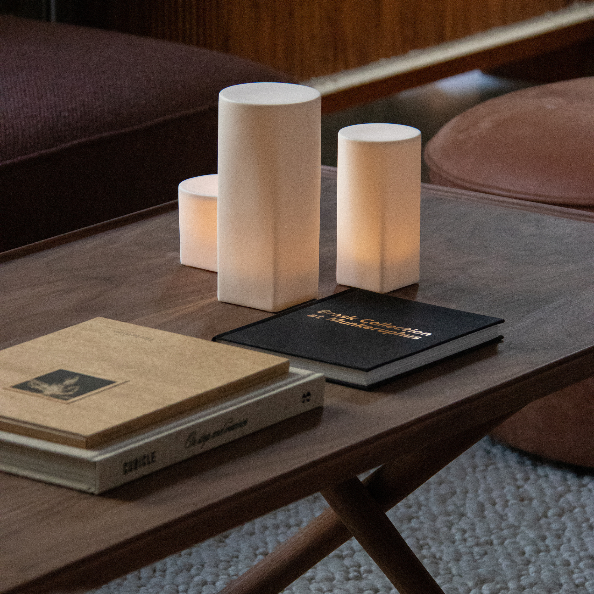 SAVE 25% Jäger Lounge Table 198