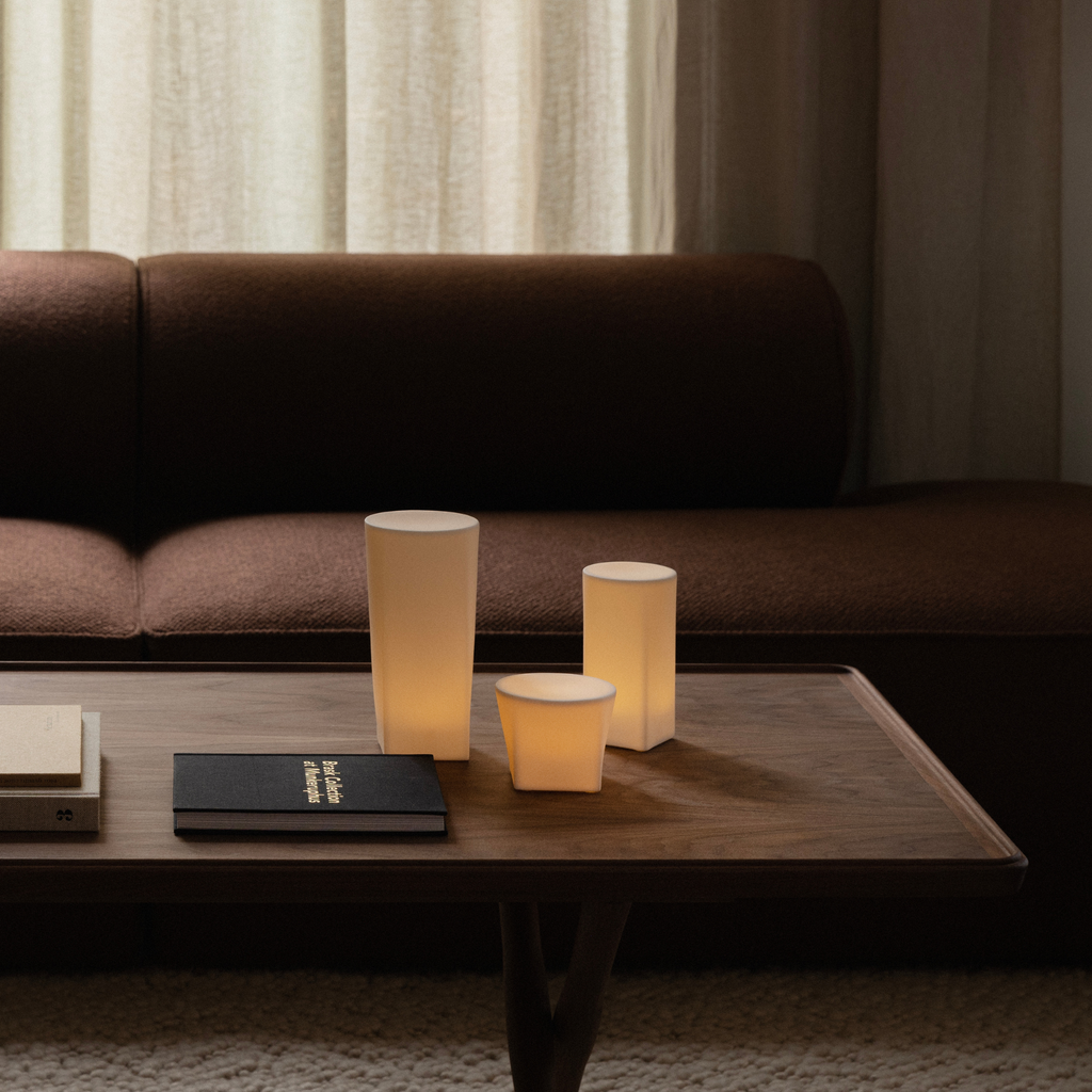 SAVE 25% Jäger Lounge Table 198