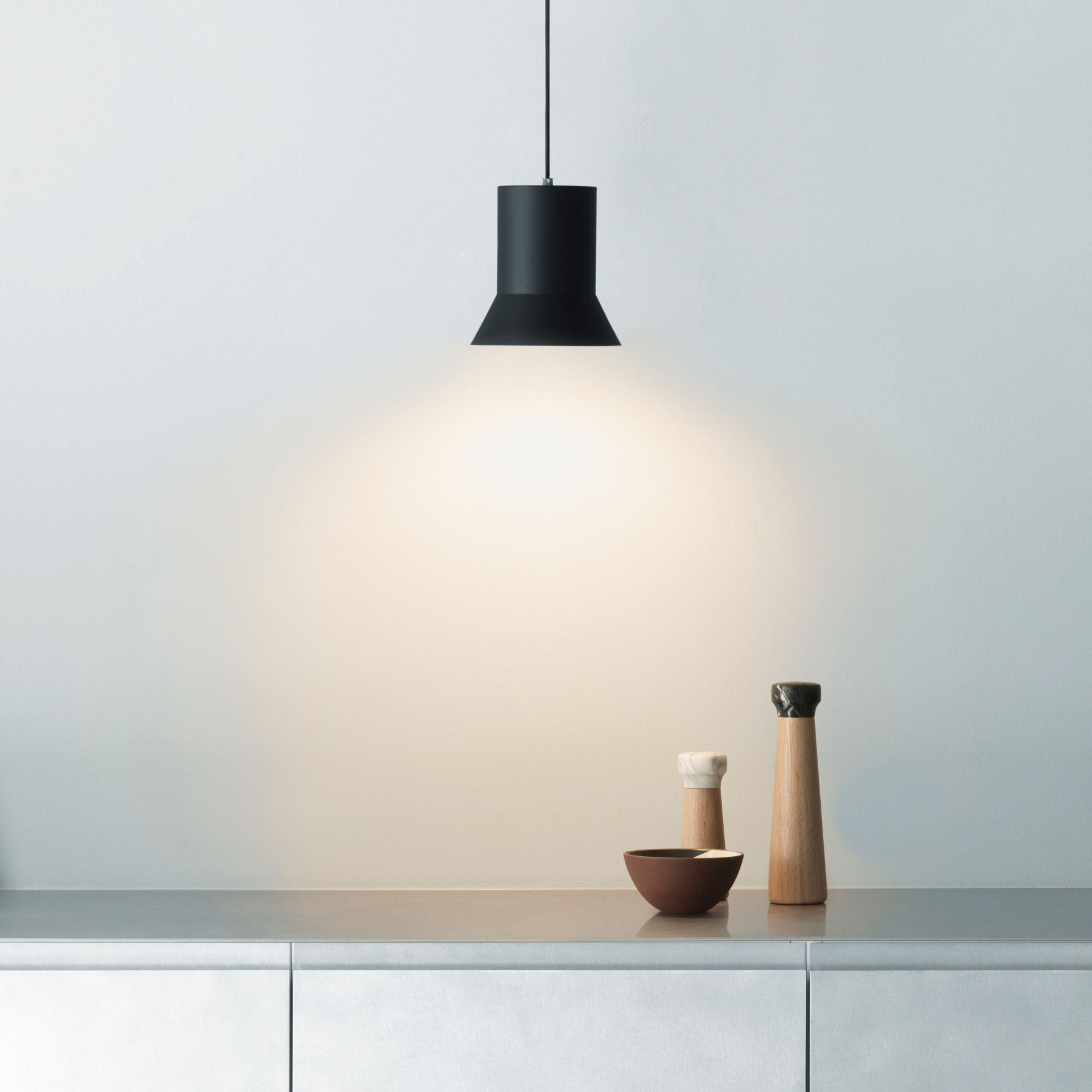 Line Bowl Black/Cream