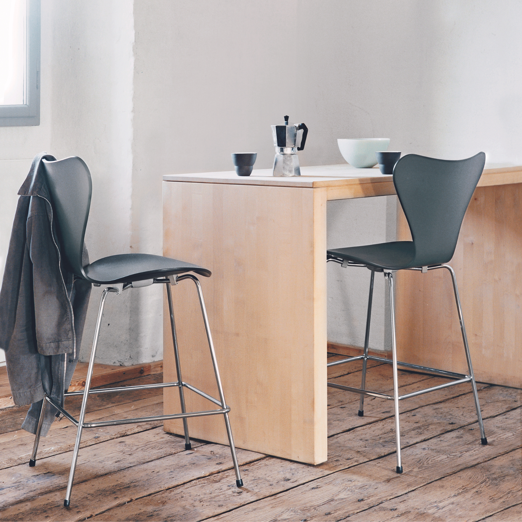 Series 7 Counter Stool Coloured Veneer