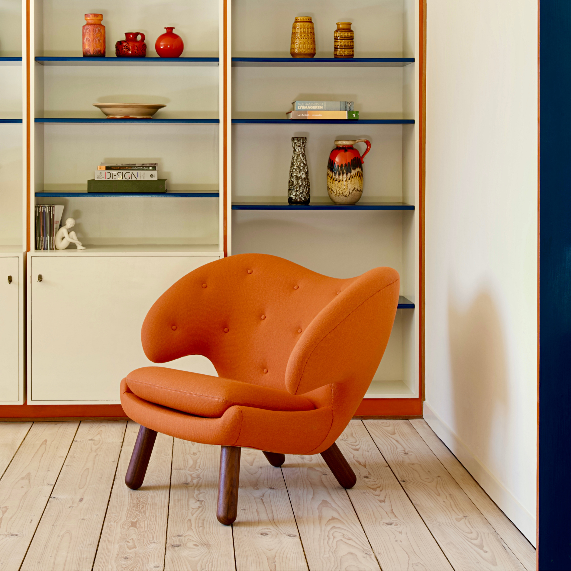 The Pelican Chair w/ Buttons