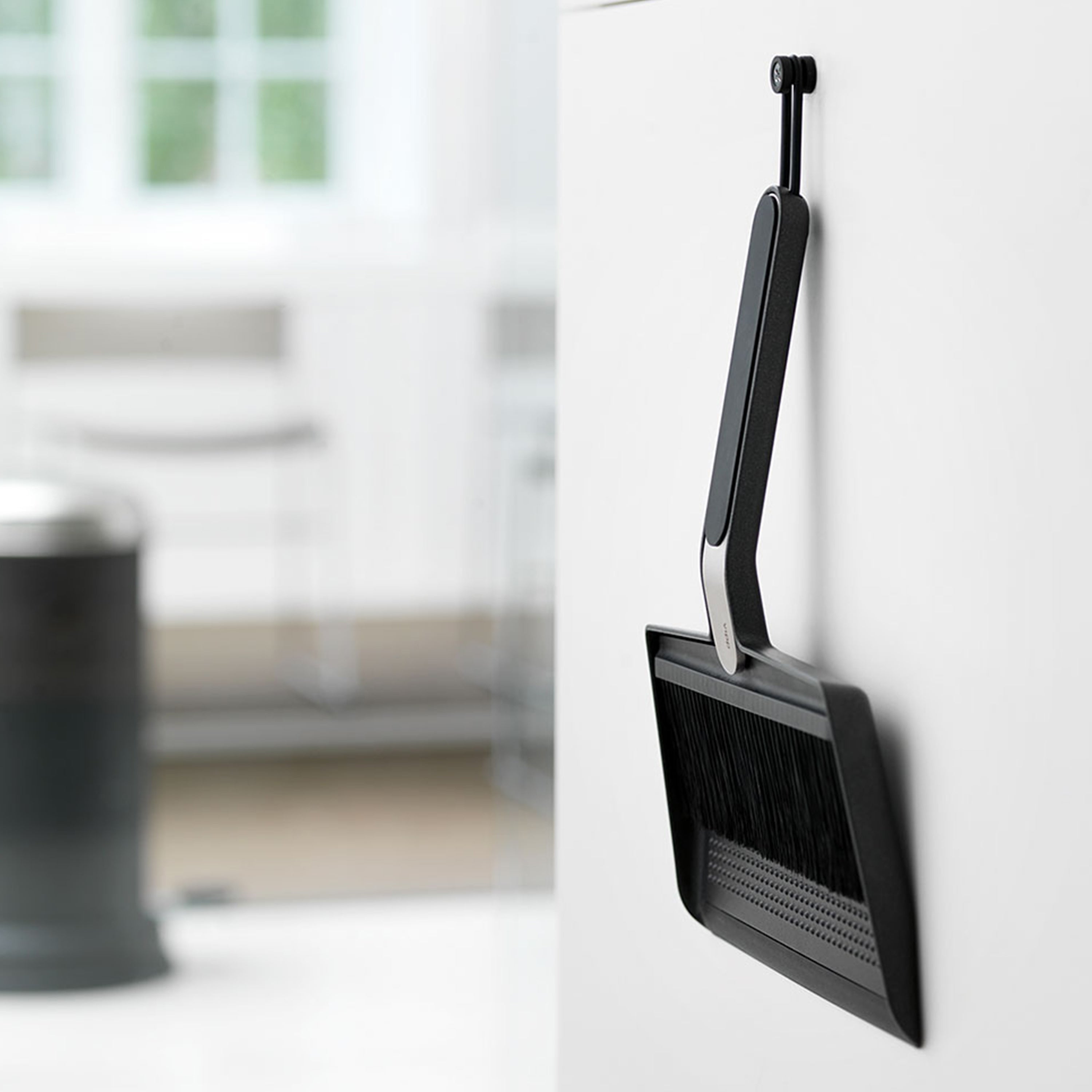 VIPP Dustpan & Broom