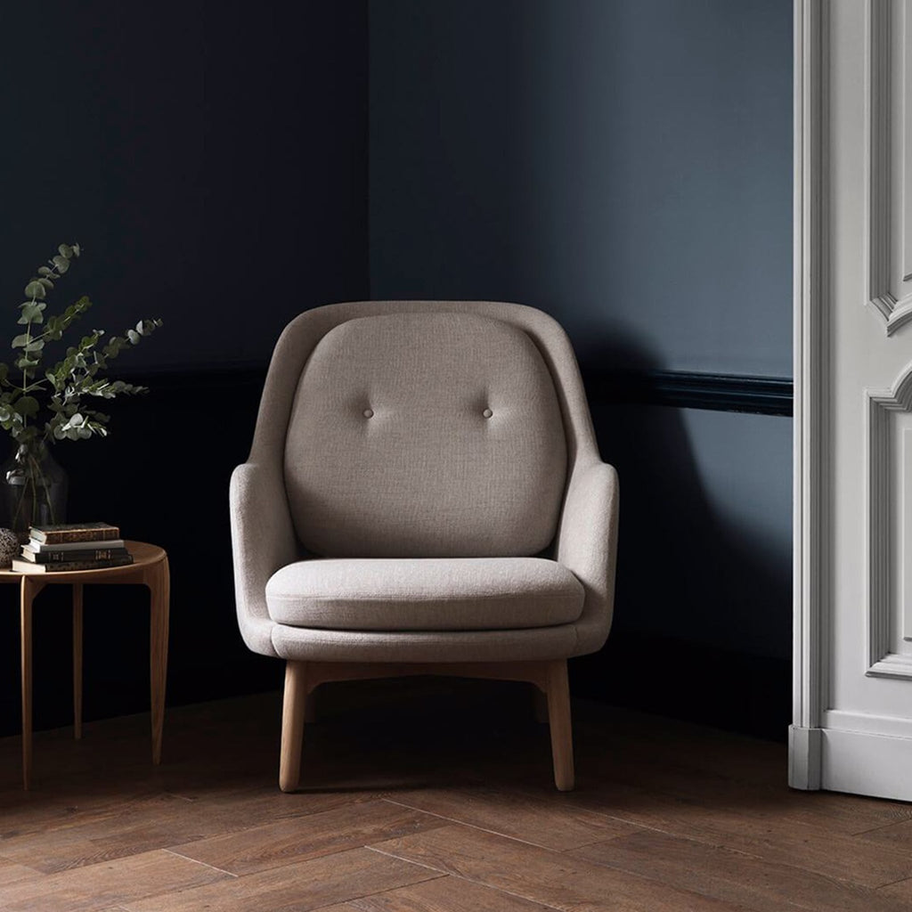 Fri Lounge Chair Wooden Base