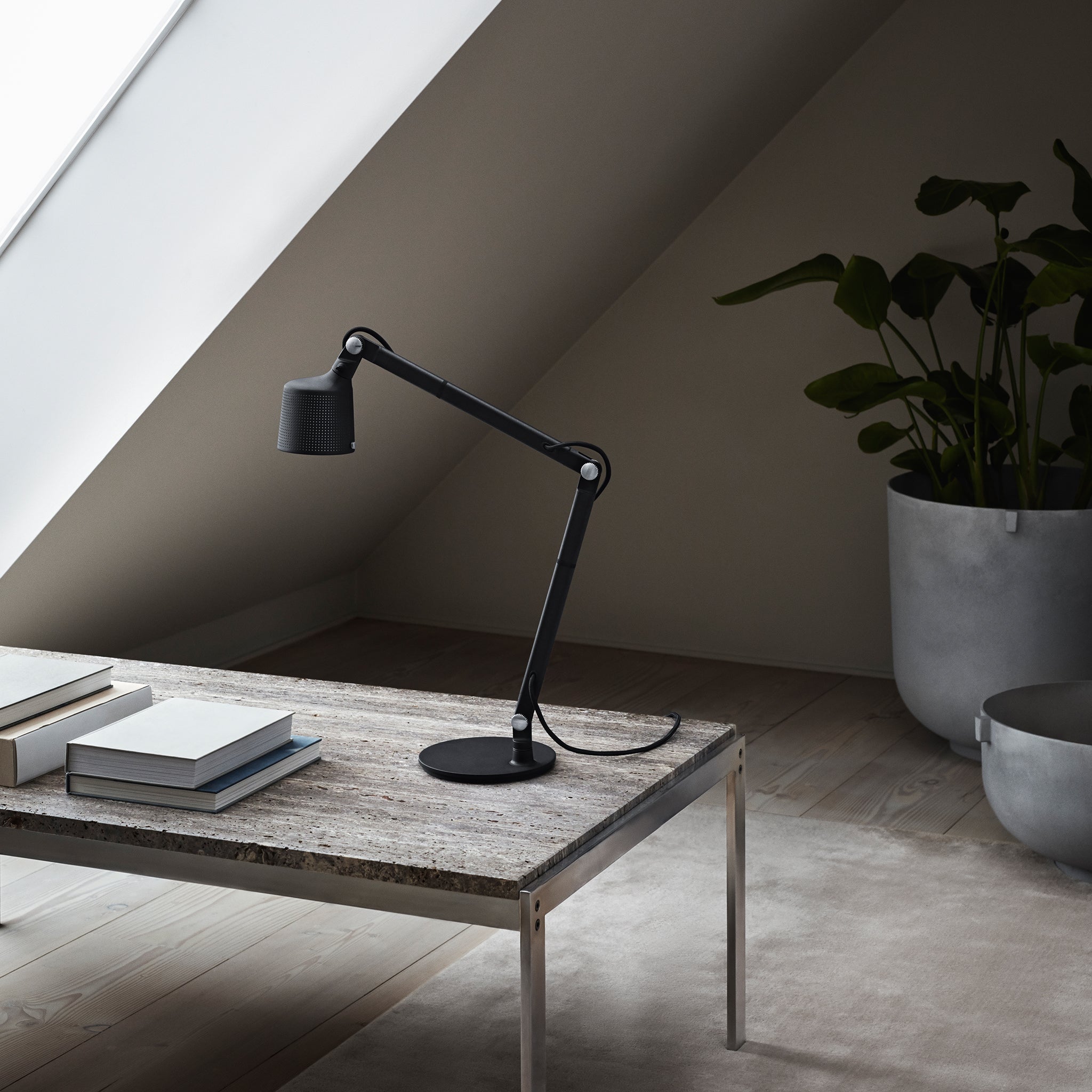VIPP Desk Lamp